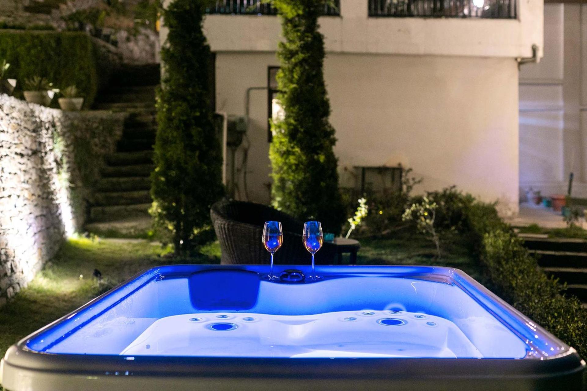 Stayvista At Pine Estate With Outdoor Jacuzzi Shimla Luaran gambar