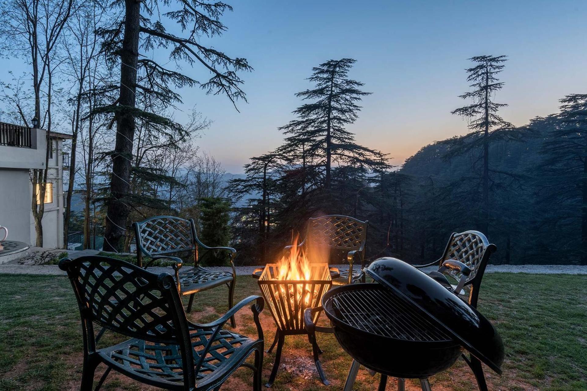 Stayvista At Pine Estate With Outdoor Jacuzzi Shimla Luaran gambar